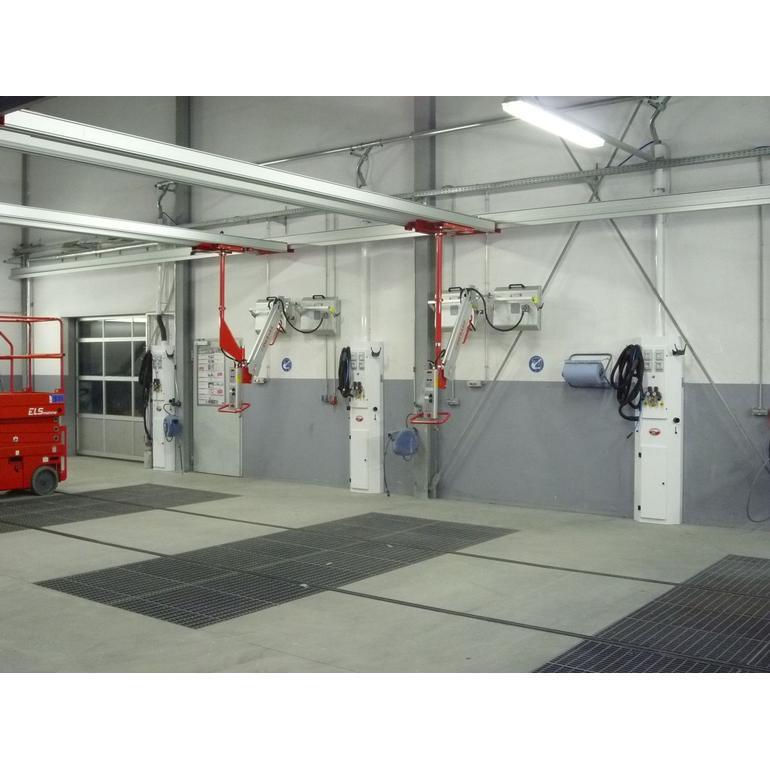 Dust extraction system for bodywork preparation area 